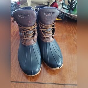 GUC SPERRY DUCK BOOTS SIZE 10